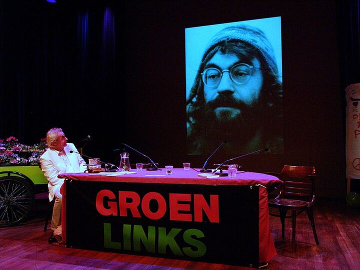 Roel van Duijn op het podium bij GroenLinks, 2008