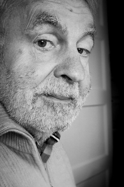 Zwart-witportret van Roel van Duijn